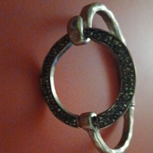 Elegant Gold and Black Women's Bracelet